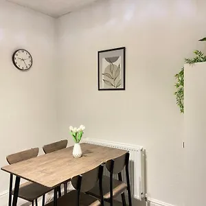 Kisobi Bedroom 2 Kingston upon Hull