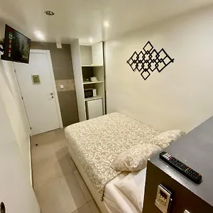 Nuevas Con Bano Privado Frente Al Metro St Mwc Barcelona-fira , L'Hospitalet de Llobregat Espagne
